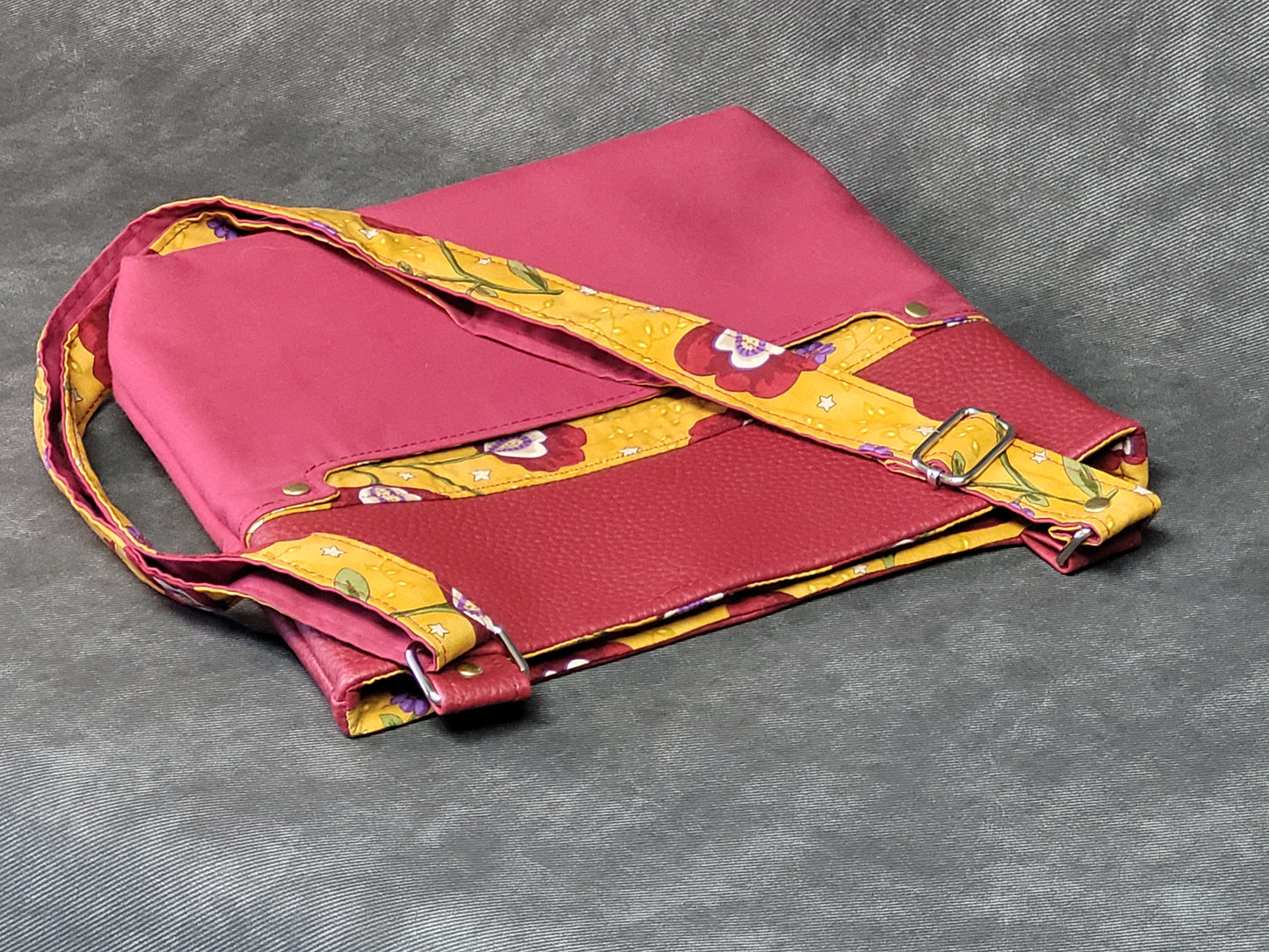 Teloujay - Crossbody - Medium