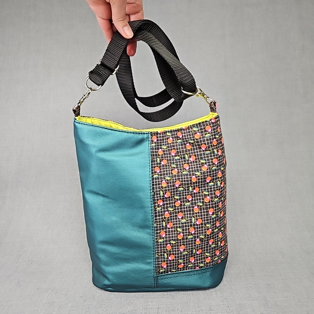 Bucket bag