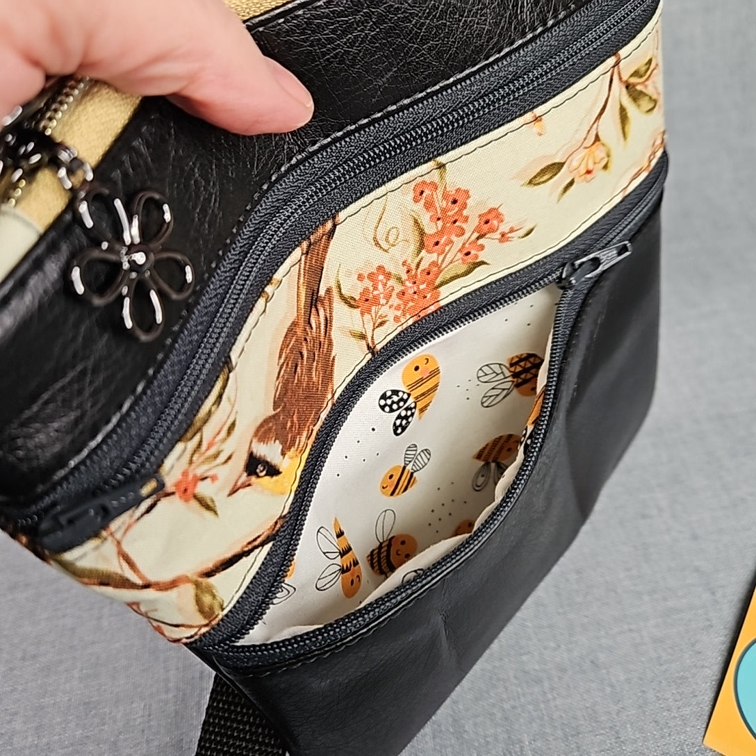 Zippy - Crossbody - Small