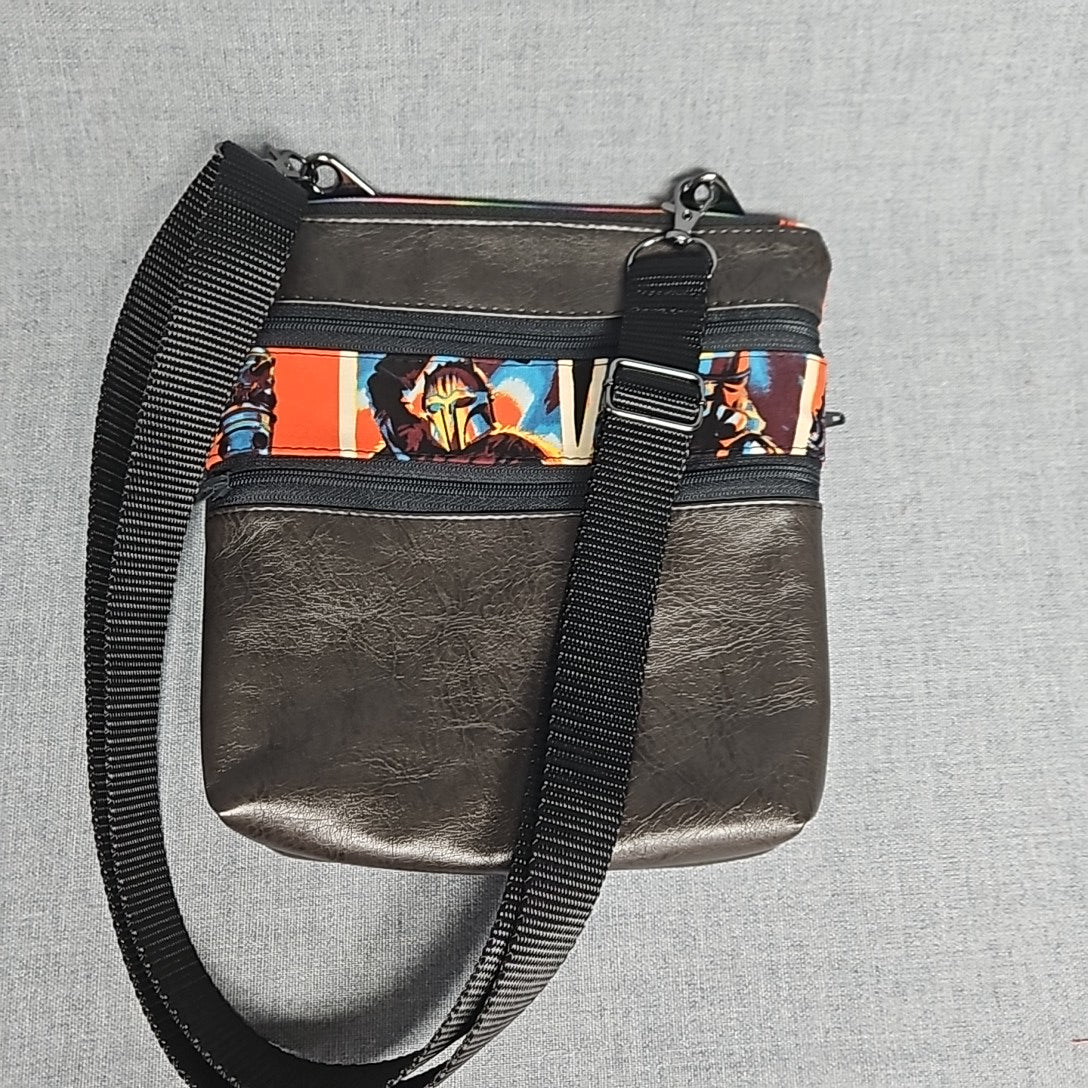 Zippy- Small crossbody