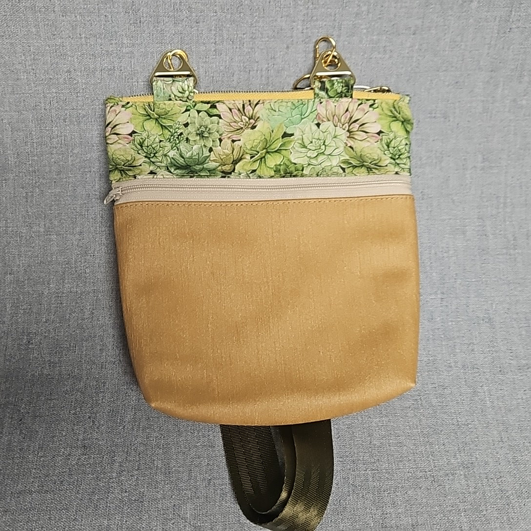 Zippy- Small crossbody