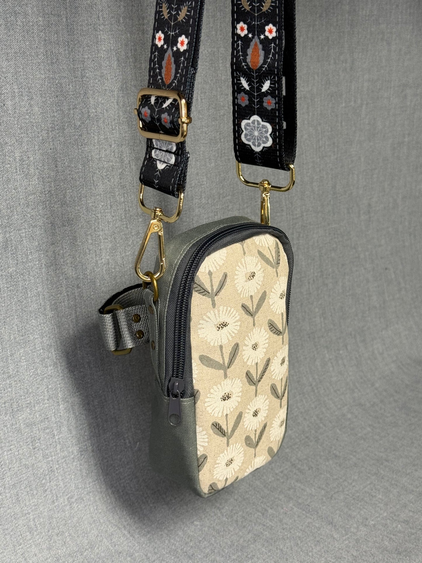 Magnolia Rae - Traveler Pouch