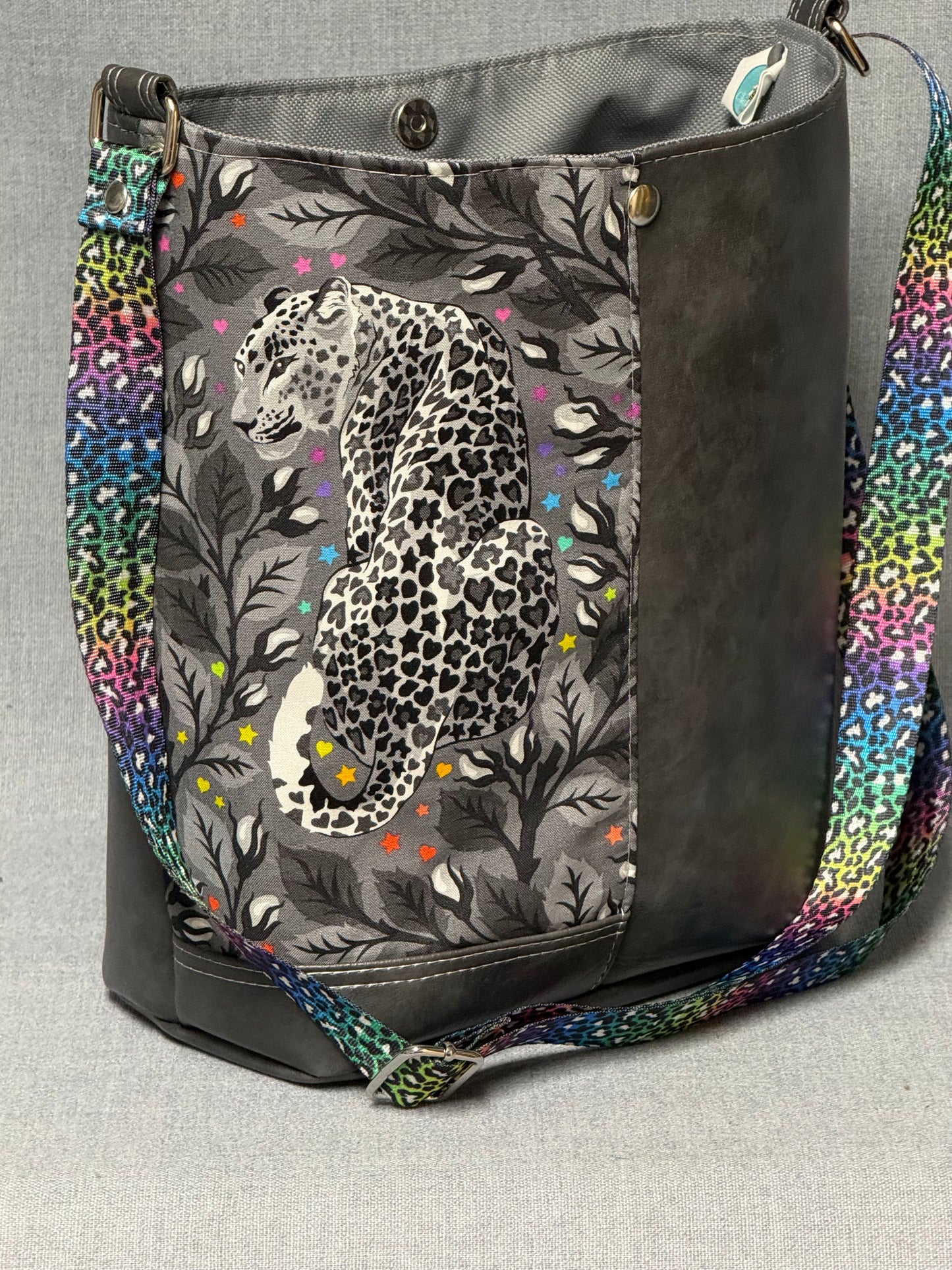 Bucket bag