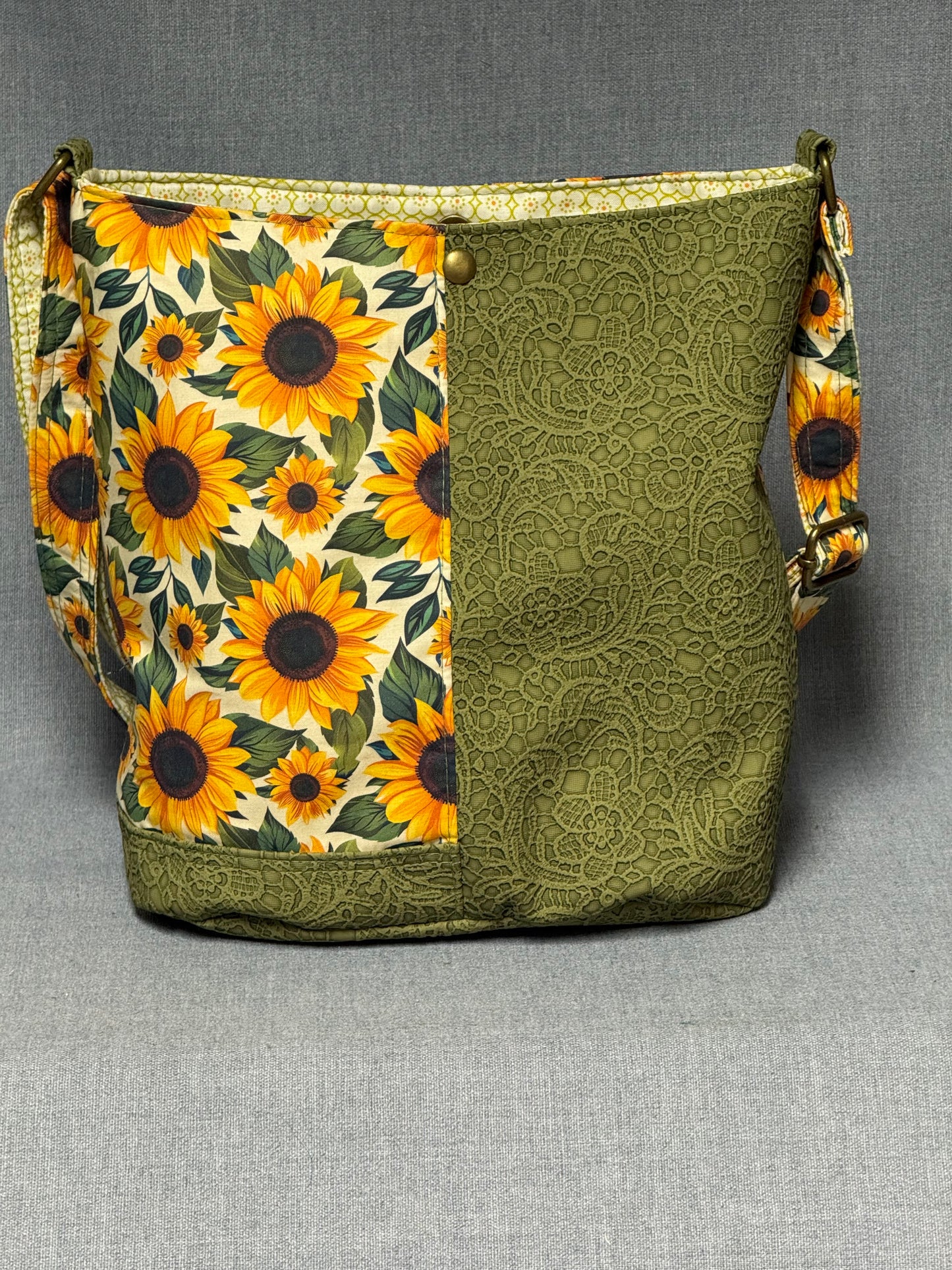 Bucket bag